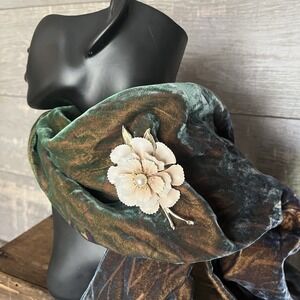 Vintage Style Floral Brooch Pin Pearl Center Gold Tone Statement Large
